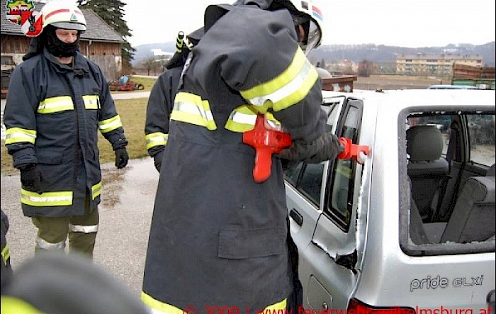 Menschenrettung aus KFZ