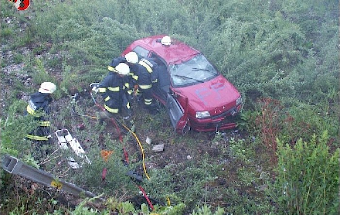 Schwerer Verkehrsunfall mit 4 Fahrzeugen