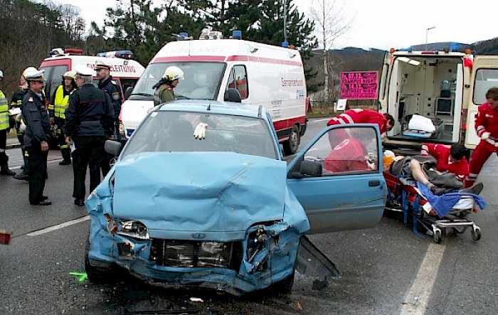 Verkehrsunfall B20 / Göblasbruck