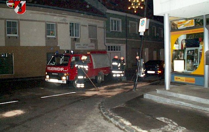 Verkehrsunfall mit Ölspur Untere Hauptstraße