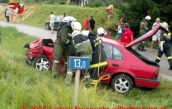 Verkehrsunfall B20 Höhe Fa. Rössler