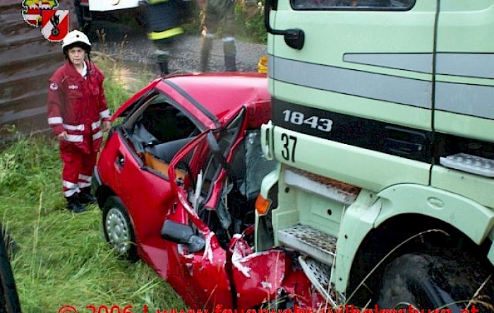 Schwerer Verkehrsunfall B20 (Göblasbruck)
