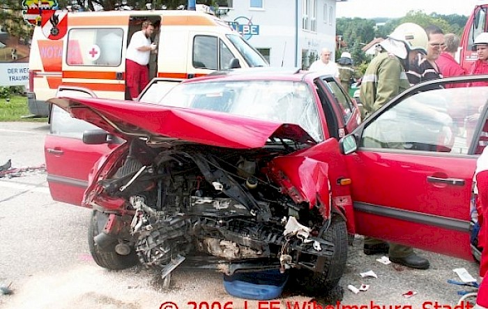 Schwerer Verkehrsunfall B20 (Höhe Fa. ALBE)