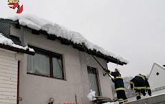 Entfernen einer Dachlawine Neidhartstrasse