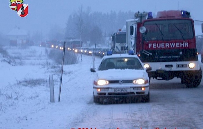 Verkehrsunfall B20 (Höhe Dreihäuserkurve)