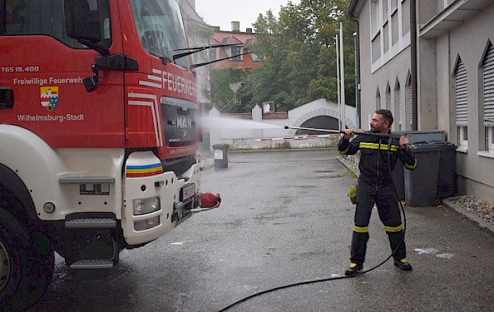 Reinigung und Wartung im Feuerwehrhaus