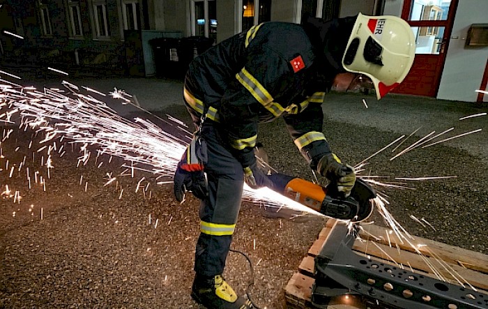 Gerätekunde (elektrische Geräte und deren Handhabung)