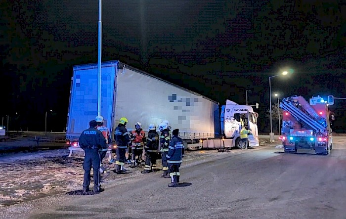 LKW Bergung Höhe Jet-Tankstelle